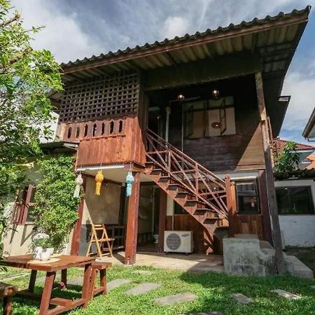 הוסטל צ'יאנג מאי Nearthepark Backpack House מראה חיצוני תמונה